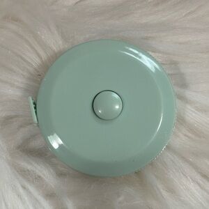 Mint Retractable Tape Measure